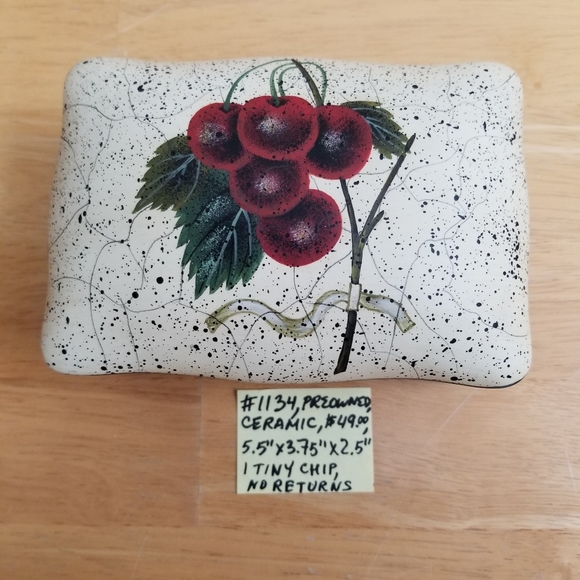 #1134 Preowned Hand-Painted Cherry Ceramic Box - Picture 3 of 12